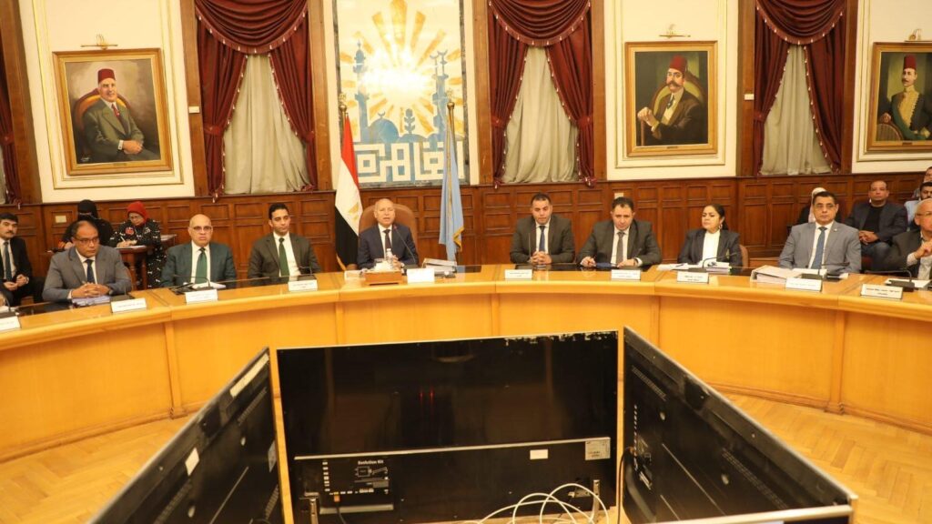 فيه عيوب| محافظ القاهرة: فك كوبري السيدة عائشة بعد تنفيذ المحور البديل